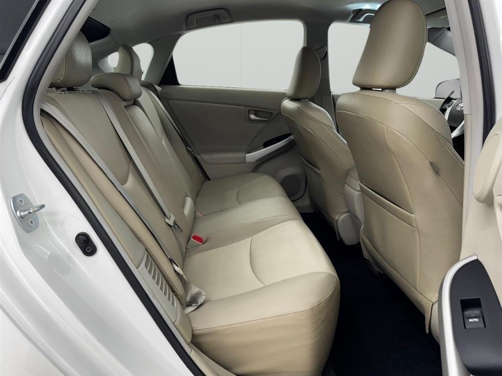 Toyota Prius 5dr HB Three (Natl) 2014