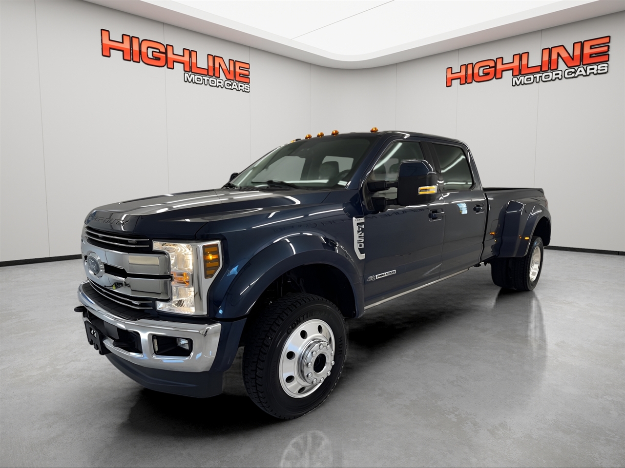 2018 Ford Super Duty F-450 DRW Lariat 4WD Crew Cab 8' Box