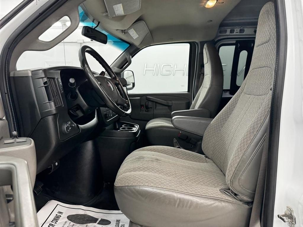 GMC Savana Cargo Van RWD 2500 135" 2021