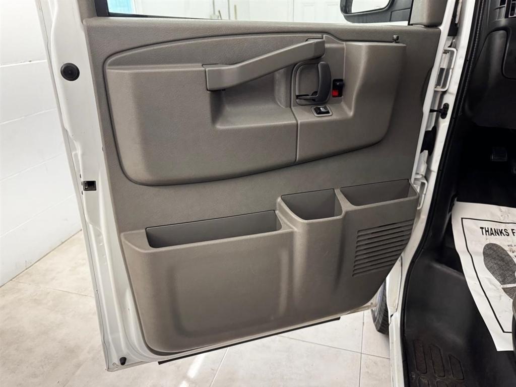 GMC Savana Cargo Van RWD 2500 135" 2021