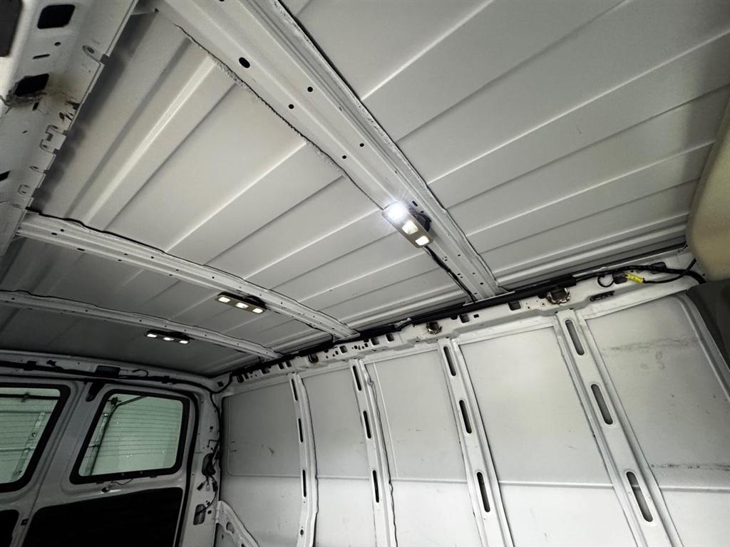 GMC Savana Cargo Van RWD 2500 135" 2021