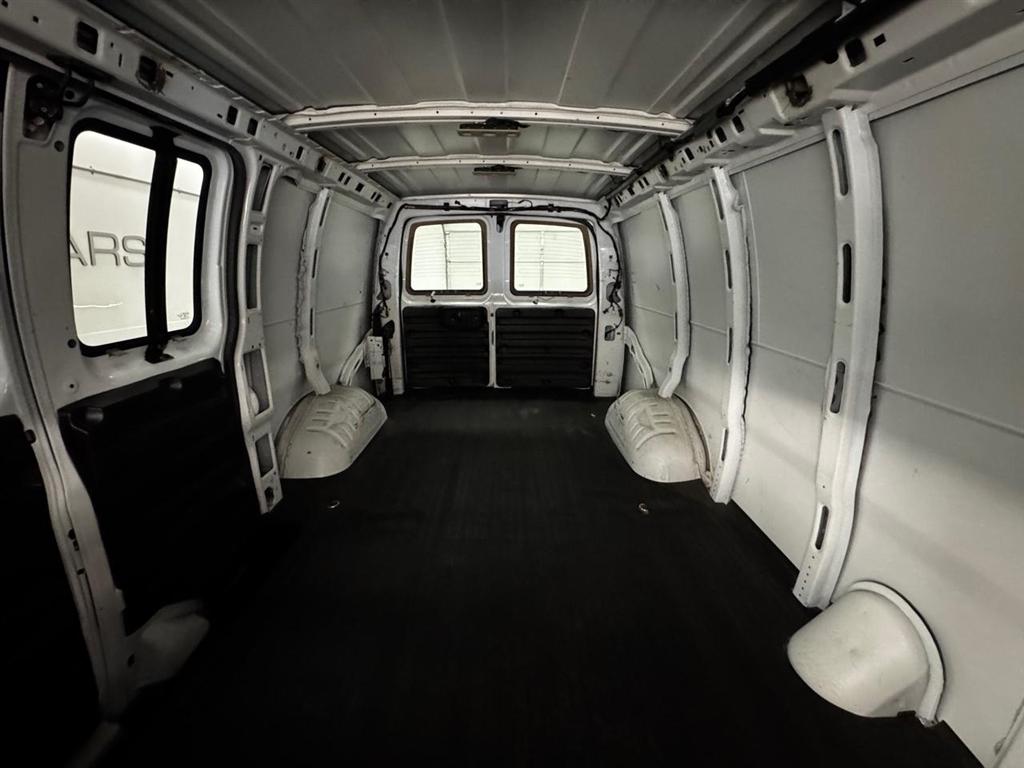 GMC Savana Cargo Van RWD 2500 135" 2021
