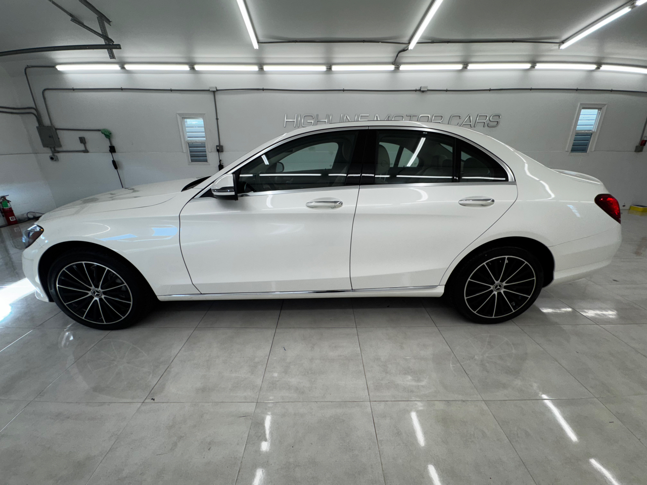 Mercedes-Benz C-Class C 300 4MATIC Sedan 2021 Mercedes-Benz C-Class C 300 4MATIC Sedan 2021