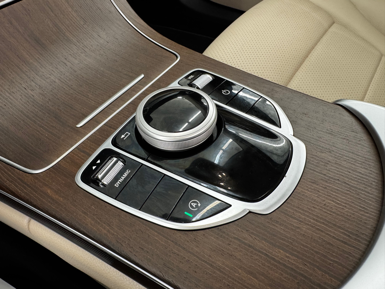 Mercedes-Benz C-Class C 300 4MATIC Sedan 2021 Mercedes-Benz C-Class C 300 4MATIC Sedan 2021