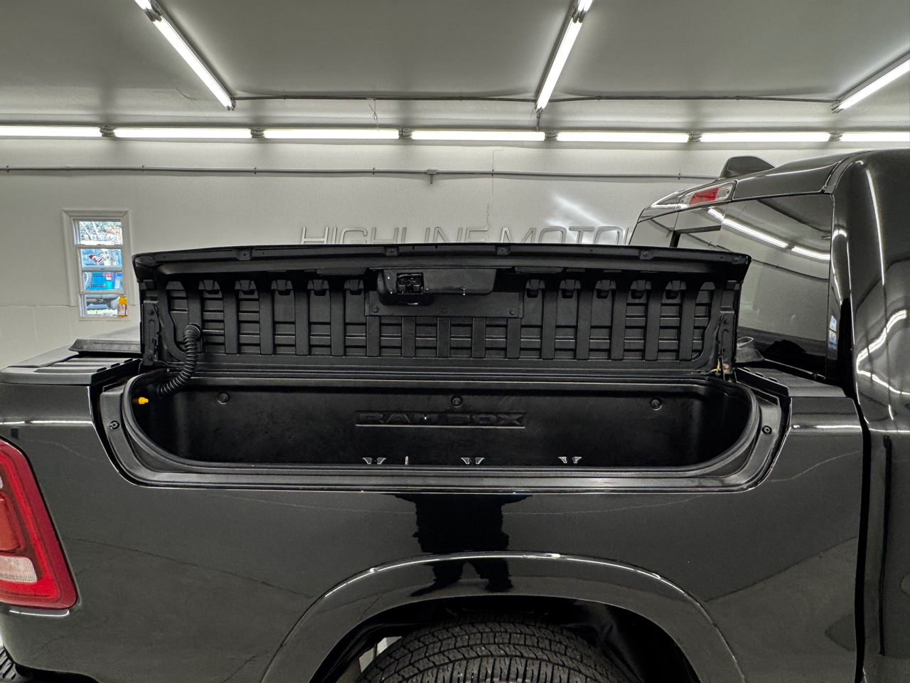 RAM 1500 Limited 4x4 Crew Cab 5'7" Box 2019 RAM 1500 Limited 4x4 Crew Cab 5'7" Box 2019