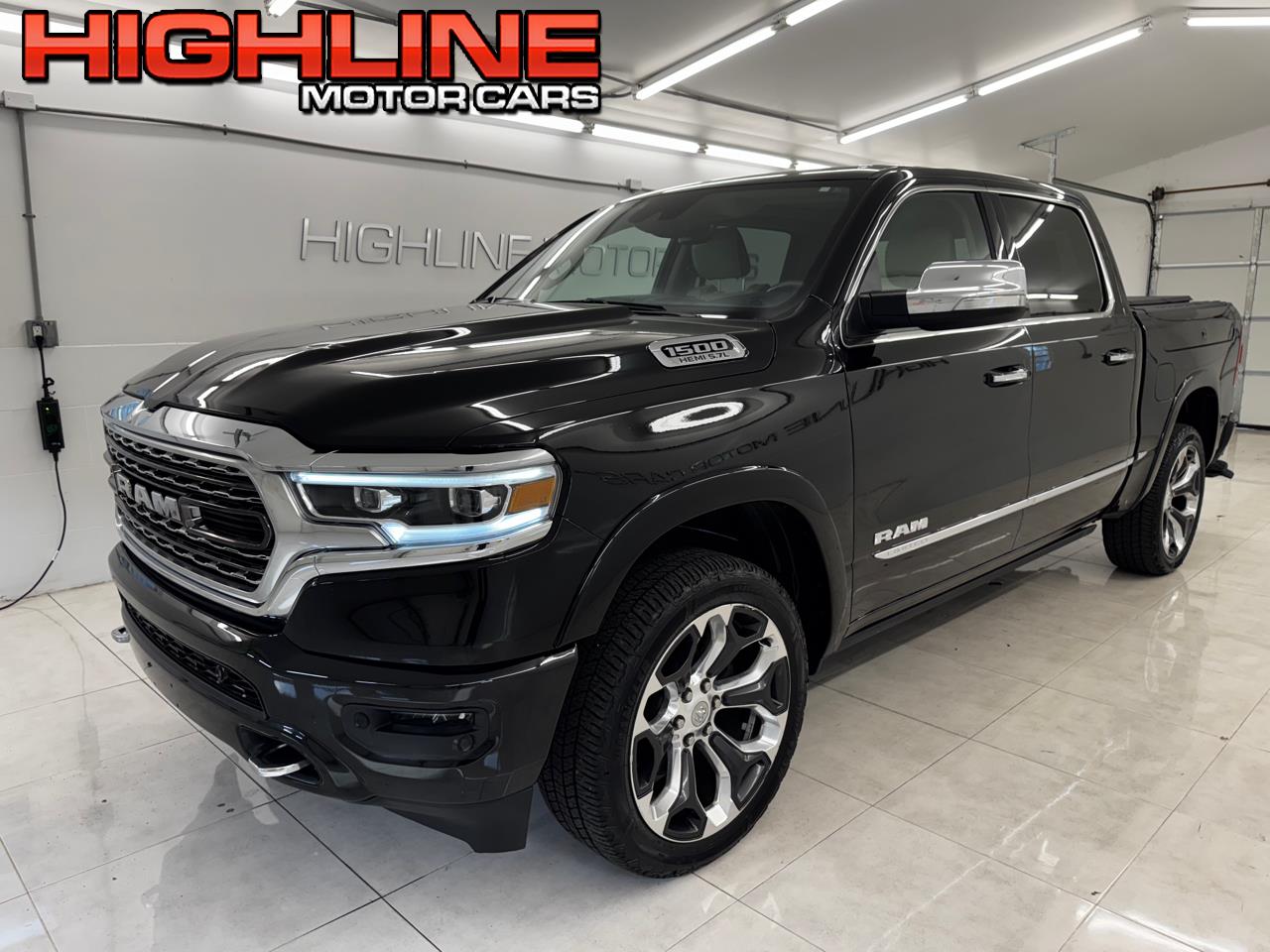 RAM 1500 Limited 4x4 Crew Cab 5'7" Box 2019 RAM 1500 Limited 4x4 Crew Cab 5'7" Box 2019