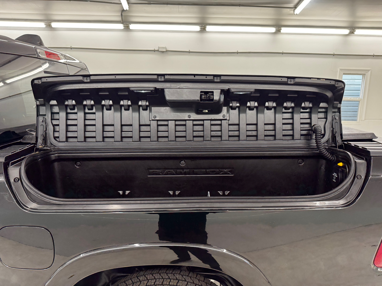 RAM 1500 Limited 4x4 Crew Cab 5'7" Box 2019 RAM 1500 Limited 4x4 Crew Cab 5'7" Box 2019