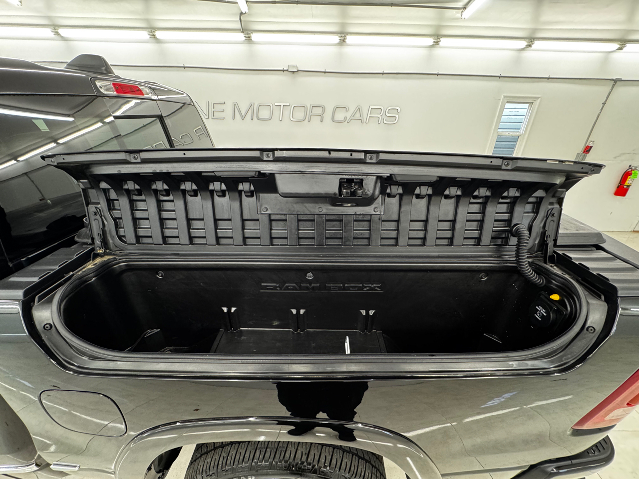 RAM 1500 Limited 4x4 Crew Cab 5'7" Box 2019 RAM 1500 Limited 4x4 Crew Cab 5'7" Box 2019