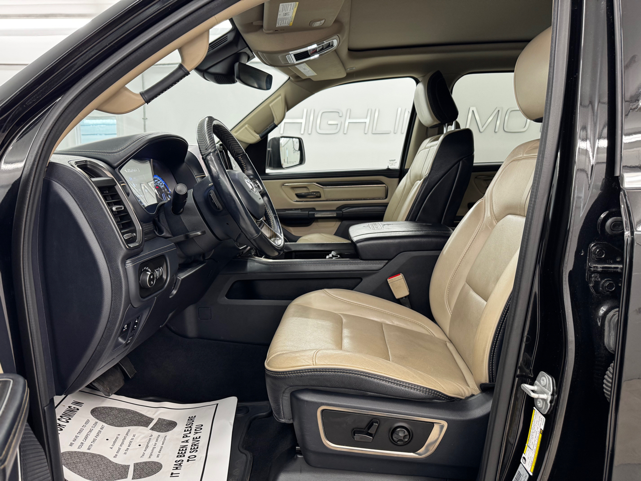 RAM 1500 Limited 4x4 Crew Cab 5'7" Box 2019 RAM 1500 Limited 4x4 Crew Cab 5'7" Box 2019