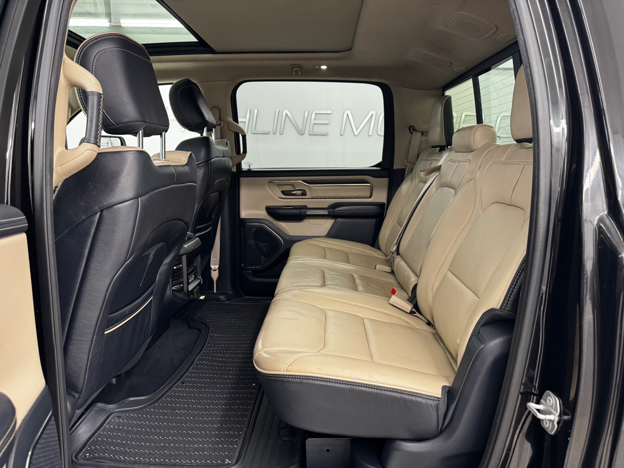 RAM 1500 Limited 4x4 Crew Cab 5'7" Box 2019 RAM 1500 Limited 4x4 Crew Cab 5'7" Box 2019