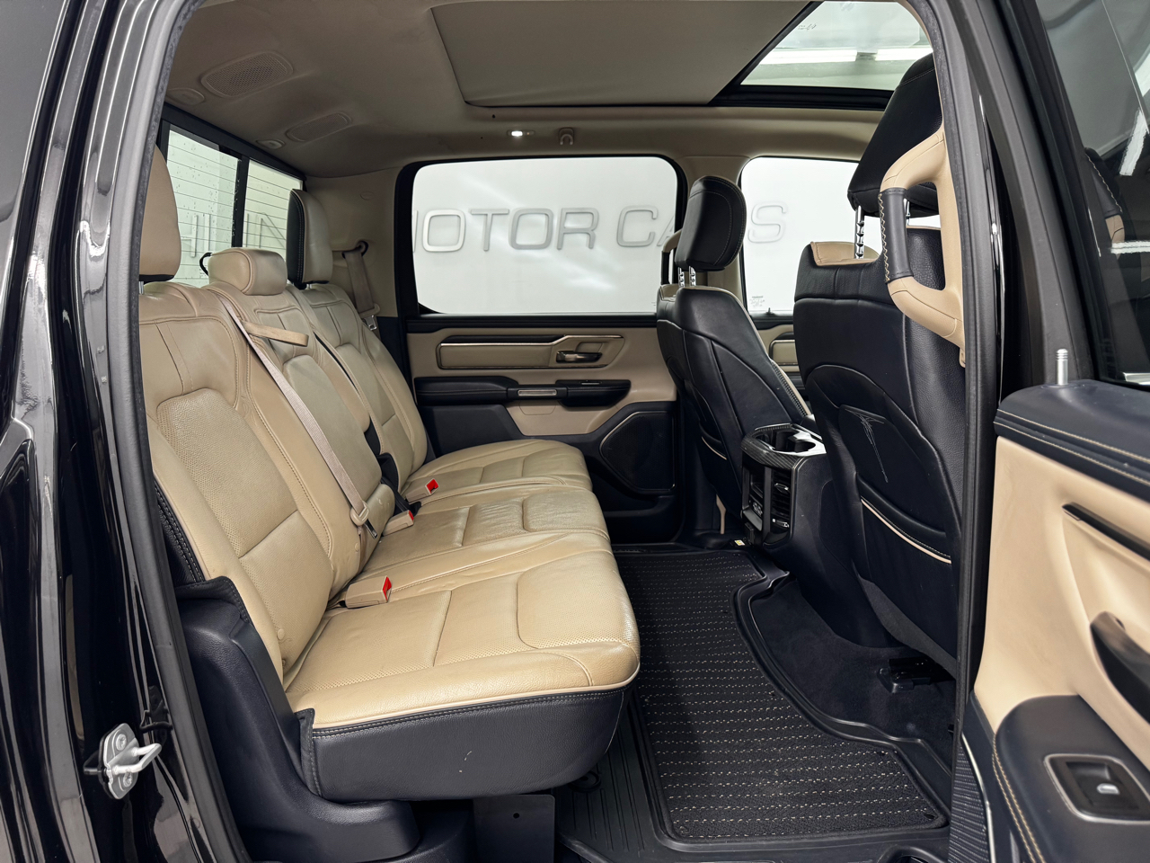 RAM 1500 Limited 4x4 Crew Cab 5'7" Box 2019 RAM 1500 Limited 4x4 Crew Cab 5'7" Box 2019