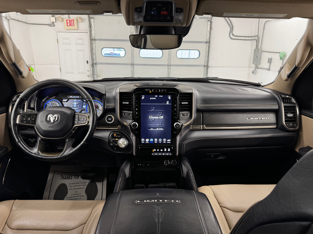 RAM 1500 Limited 4x4 Crew Cab 5'7" Box 2019 RAM 1500 Limited 4x4 Crew Cab 5'7" Box 2019