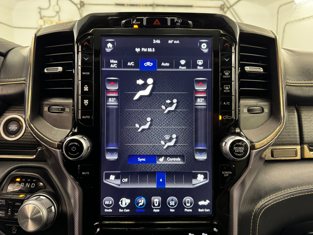 RAM 1500 Limited 4x4 Crew Cab 5'7" Box 2019 RAM 1500 Limited 4x4 Crew Cab 5'7" Box 2019