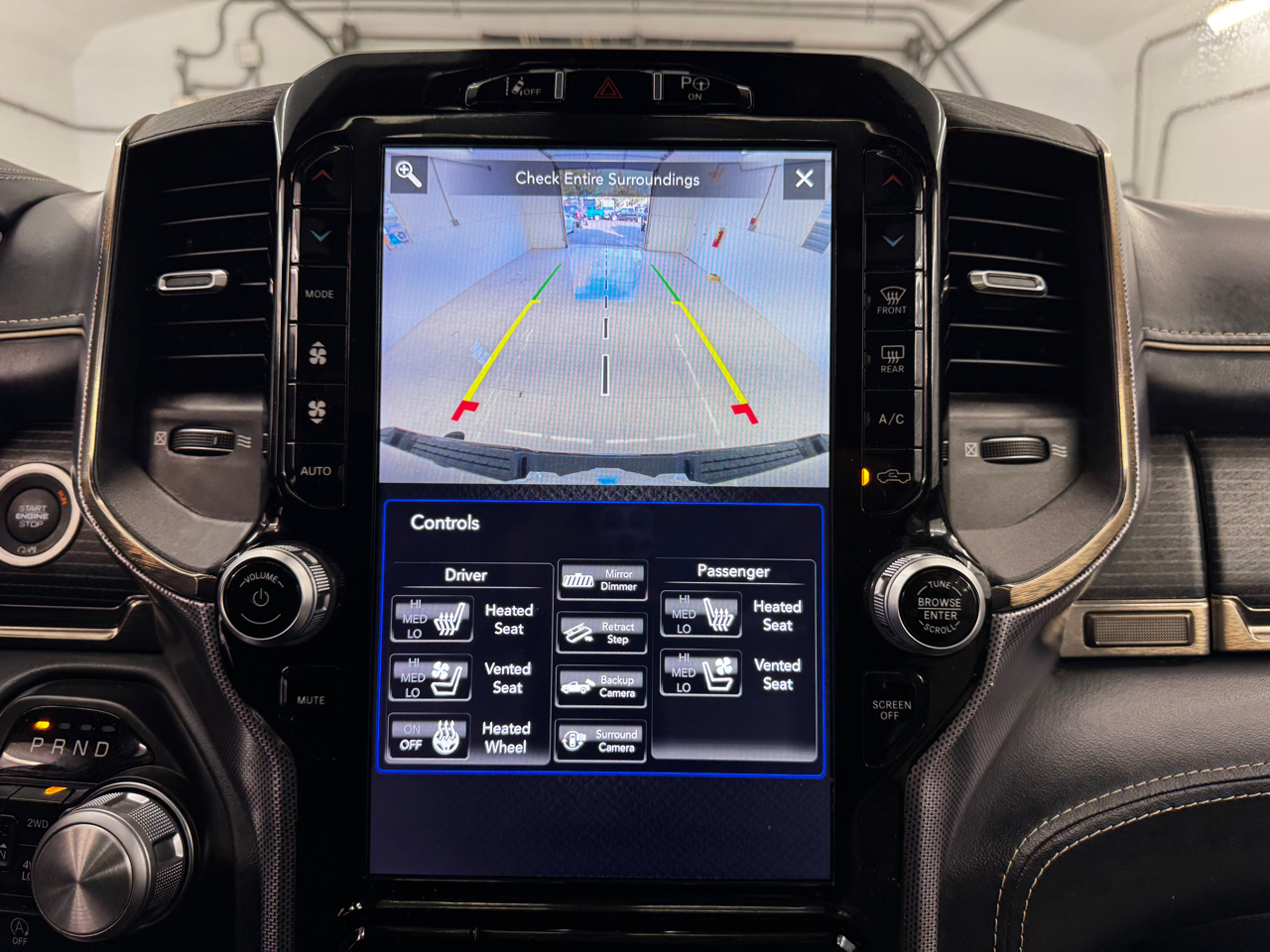 RAM 1500 Limited 4x4 Crew Cab 5'7" Box 2019 RAM 1500 Limited 4x4 Crew Cab 5'7" Box 2019