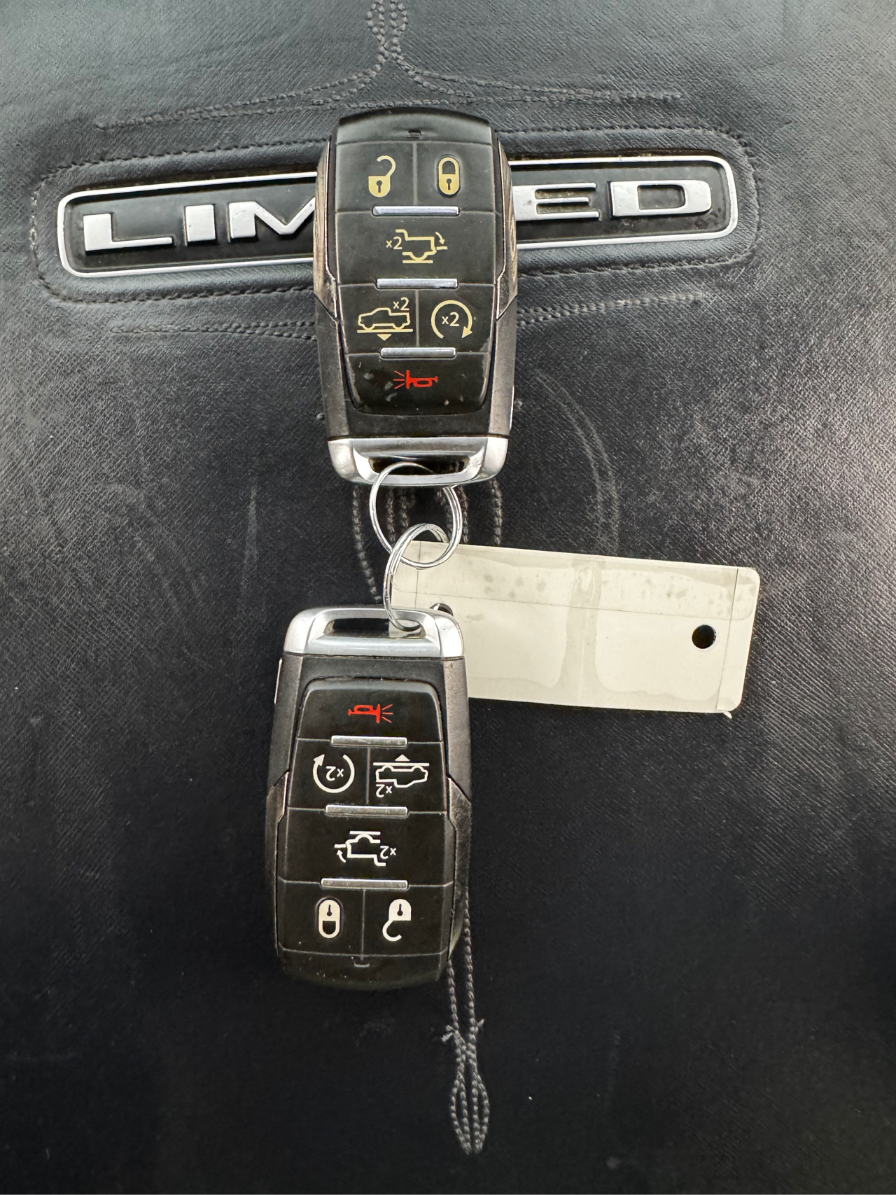 RAM 1500 Limited 4x4 Crew Cab 5'7" Box 2019 RAM 1500 Limited 4x4 Crew Cab 5'7" Box 2019