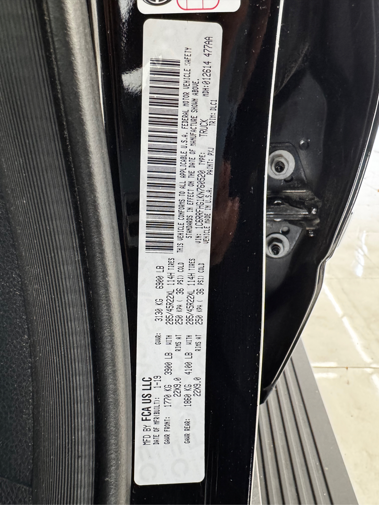 RAM 1500 Limited 4x4 Crew Cab 5'7" Box 2019 RAM 1500 Limited 4x4 Crew Cab 5'7" Box 2019