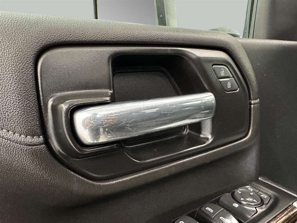 GMC Sierra 3500HD 4WD Crew Cab 172" SLE 2022