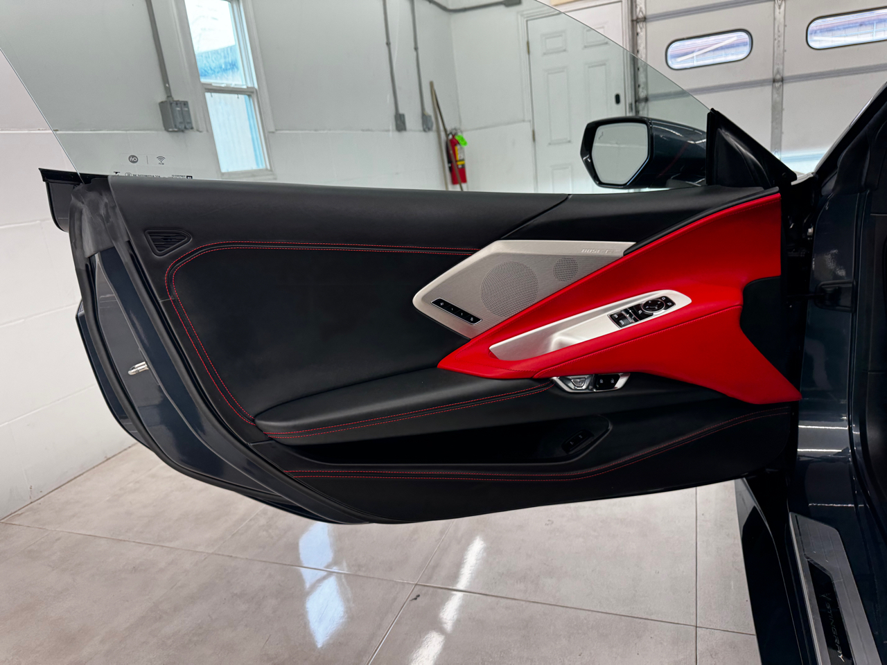 Chevrolet Corvette 2dr Stingray Cpe w/3LT 2020 Chevrolet Corvette 2dr Stingray Cpe w/3LT 2020