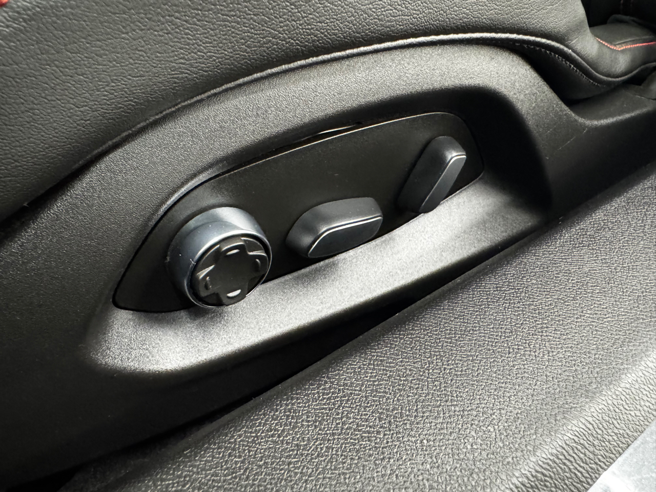 Chevrolet Corvette 2dr Stingray Cpe w/3LT 2020 Chevrolet Corvette 2dr Stingray Cpe w/3LT 2020