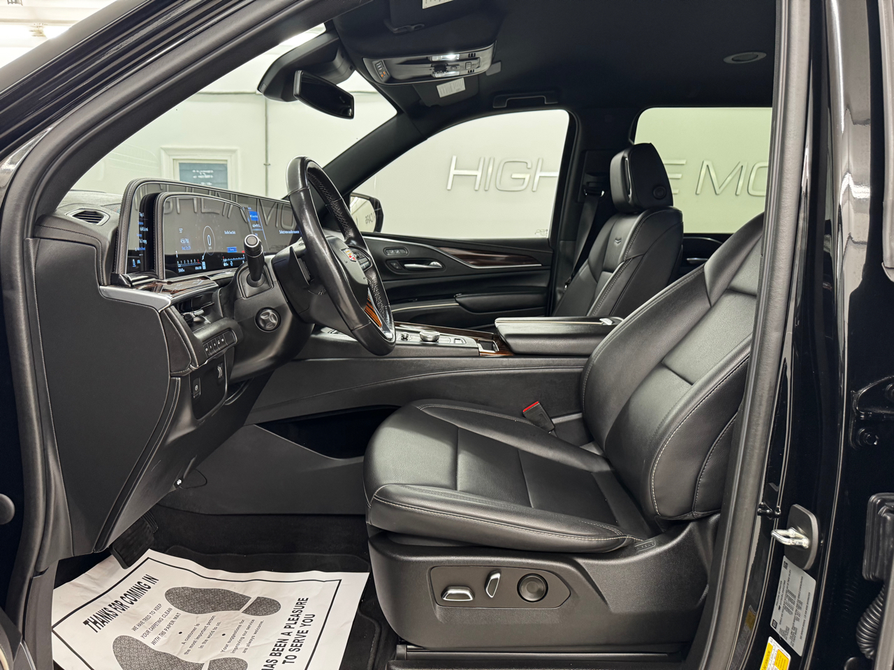 Cadillac Escalade ESV 4WD 4dr Luxury 2022 Cadillac Escalade ESV 4WD 4dr Luxury 2022