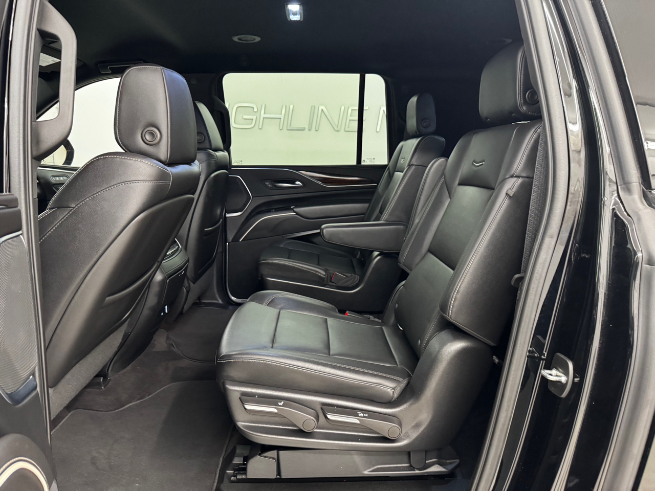 Cadillac Escalade ESV 4WD 4dr Luxury 2022 Cadillac Escalade ESV 4WD 4dr Luxury 2022