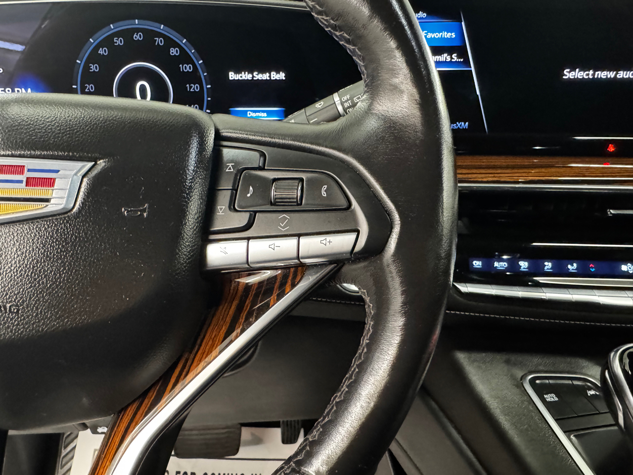 Cadillac Escalade ESV 4WD 4dr Luxury 2022 Cadillac Escalade ESV 4WD 4dr Luxury 2022