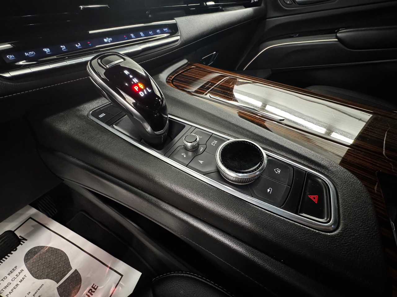 Cadillac Escalade ESV 4WD 4dr Luxury 2022 Cadillac Escalade ESV 4WD 4dr Luxury 2022