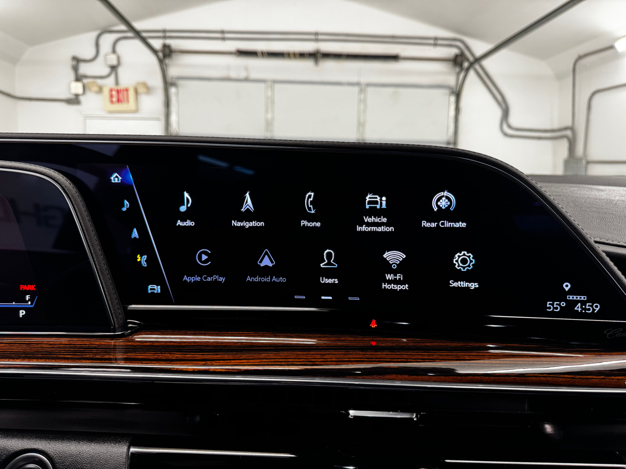 Cadillac Escalade ESV 4WD 4dr Luxury 2022 Cadillac Escalade ESV 4WD 4dr Luxury 2022