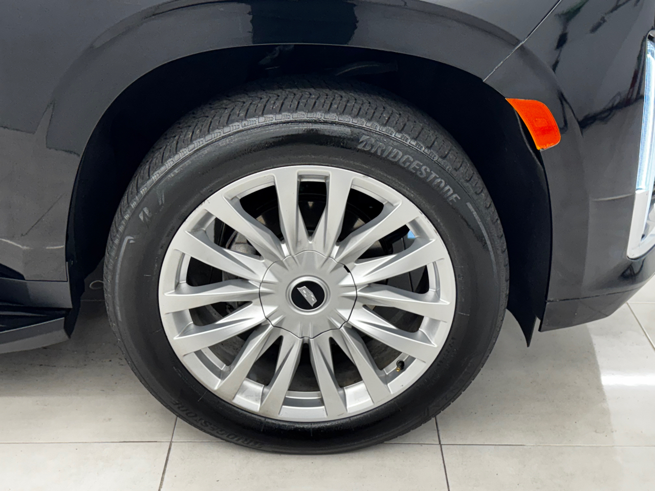 Cadillac Escalade ESV 4WD 4dr Luxury 2022 Cadillac Escalade ESV 4WD 4dr Luxury 2022