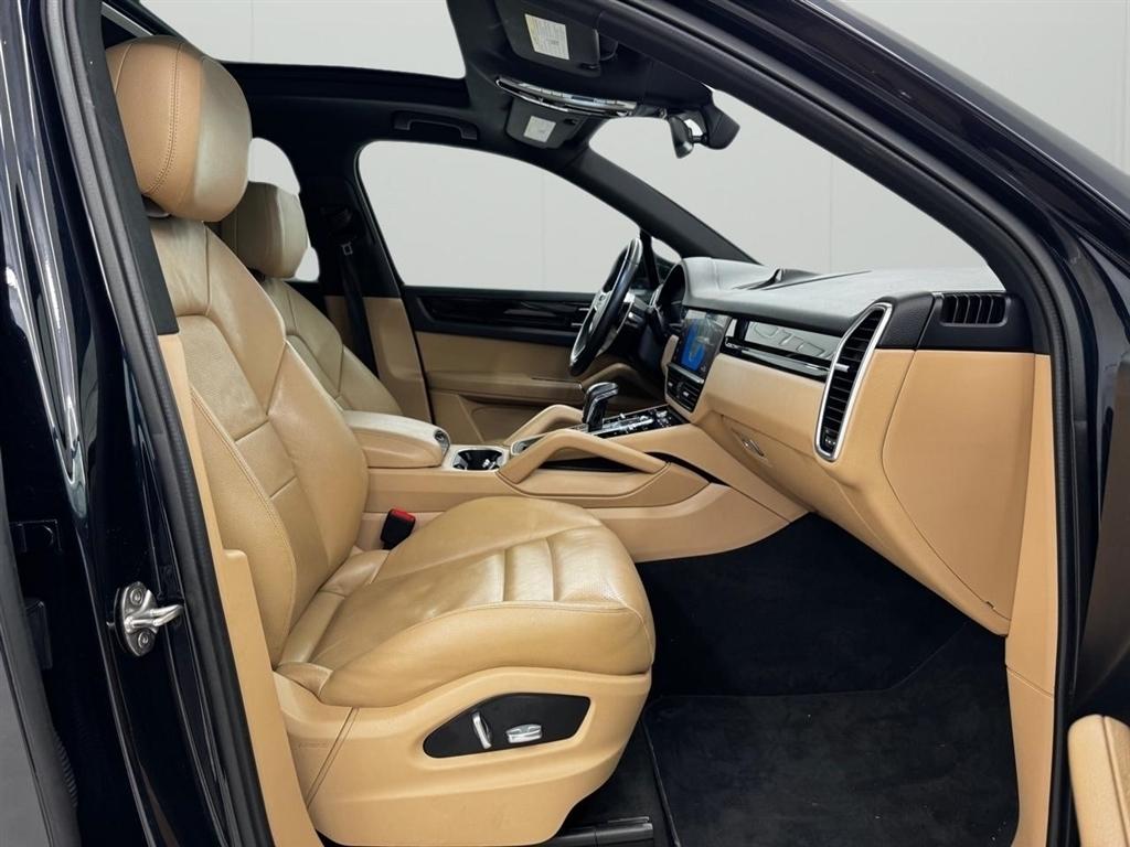 Porsche Cayenne AWD 2020