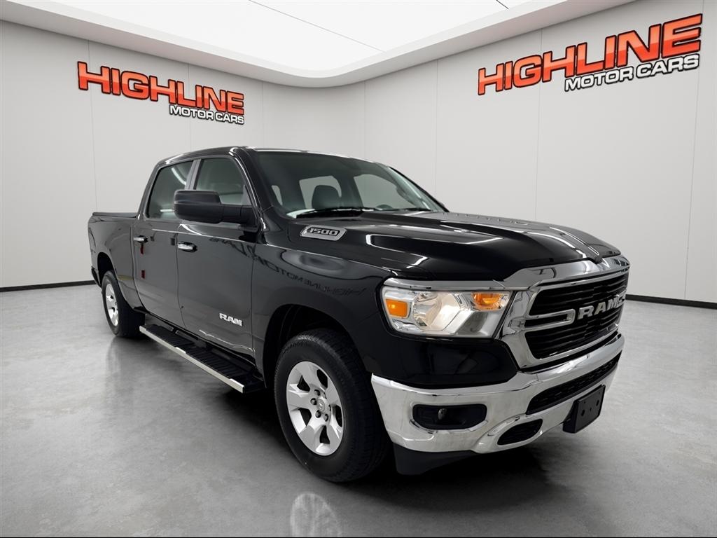 RAM 1500 Big Horn 4x4 Crew Cab 6'4" Box 2020