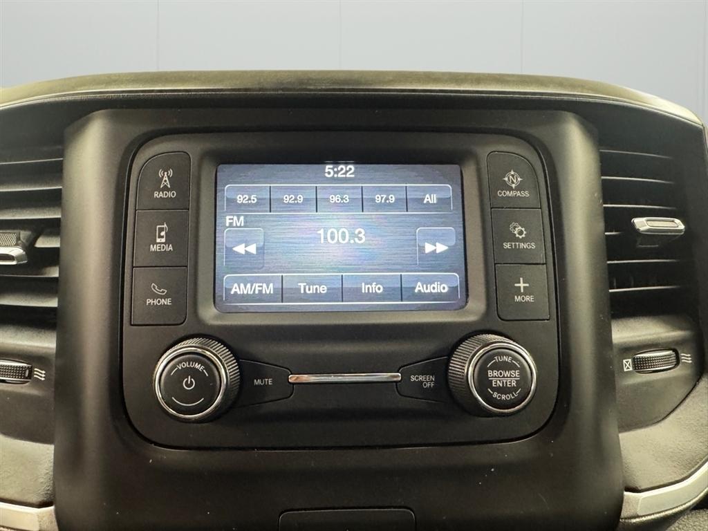RAM 1500 Big Horn 4x4 Crew Cab 6'4" Box 2020
