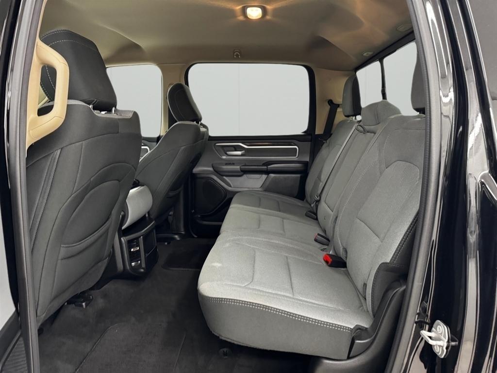 RAM 1500 Big Horn 4x4 Crew Cab 6'4" Box 2020