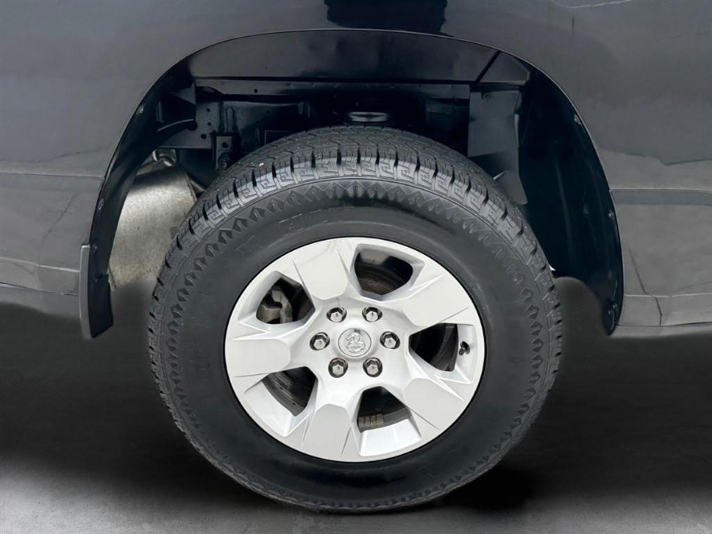 RAM 1500 Big Horn 4x4 Crew Cab 6'4" Box 2020