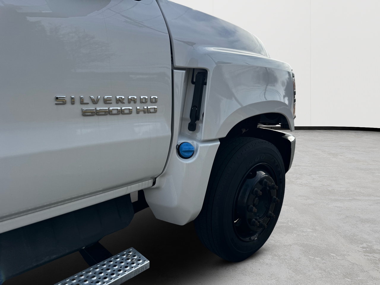 Chevrolet Silverado MD 2WD Crew Cab Work Truck 2023