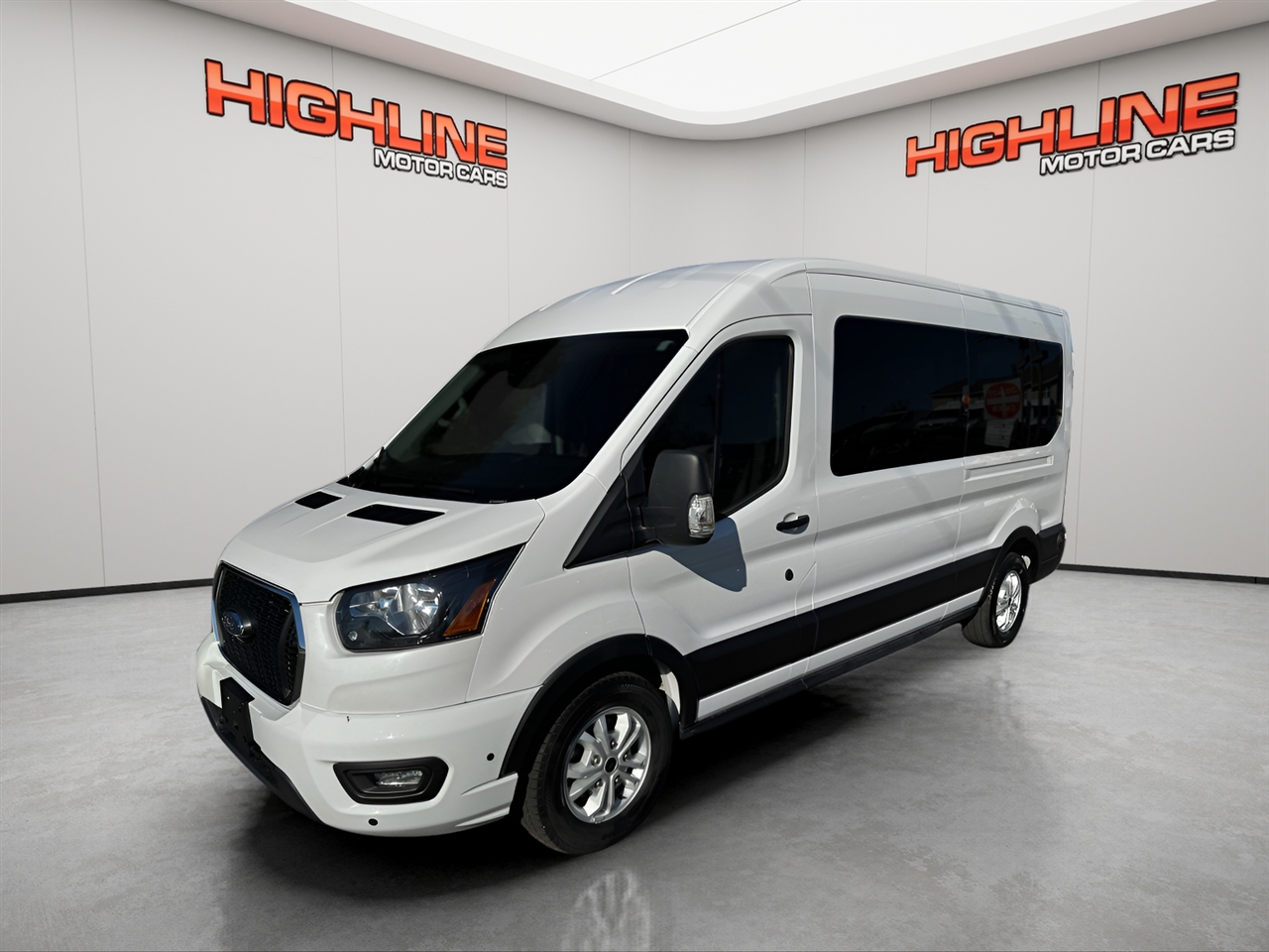 2024 Ford Transit Passenger Wagon T-350 148" Med Roof XLT RWD