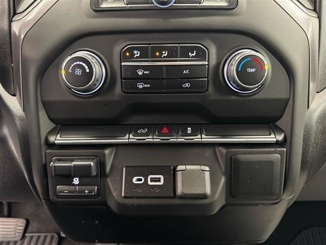 Chevrolet Silverado 2500HD 4WD Double Cab 149" Custom 2023