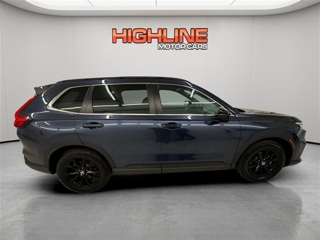 View vehicle photo 4