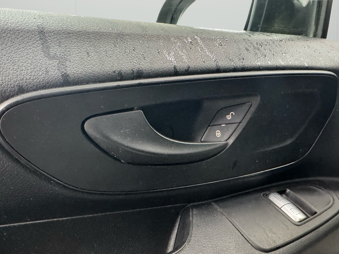 Mercedes-Benz Metris Cargo Van Standard Roof 126" Wheelbase 2017