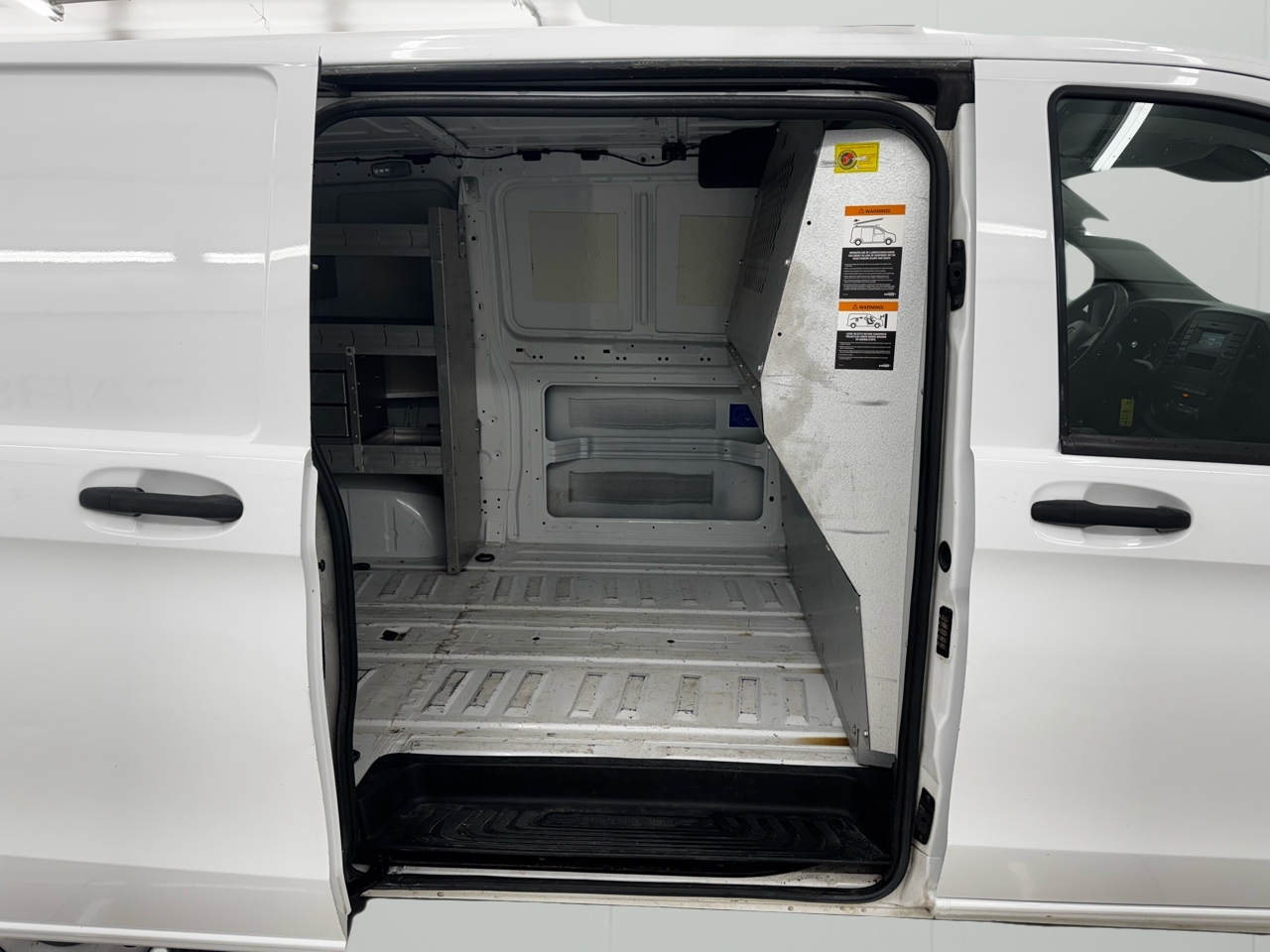 Mercedes-Benz Metris Cargo Van Standard Roof 126" Wheelbase 2017