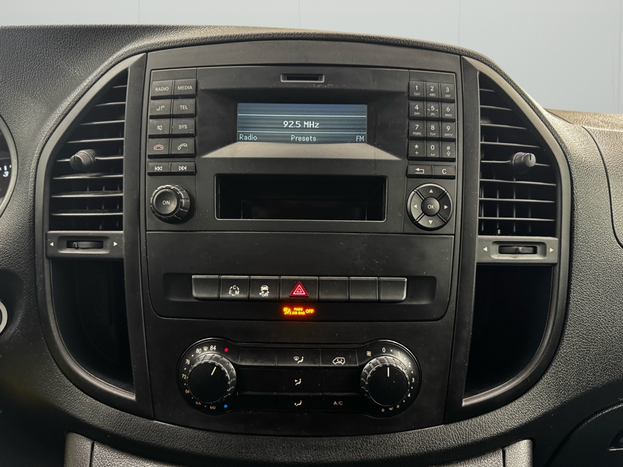 Mercedes-Benz Metris Cargo Van Standard Roof 126" Wheelbase 2017