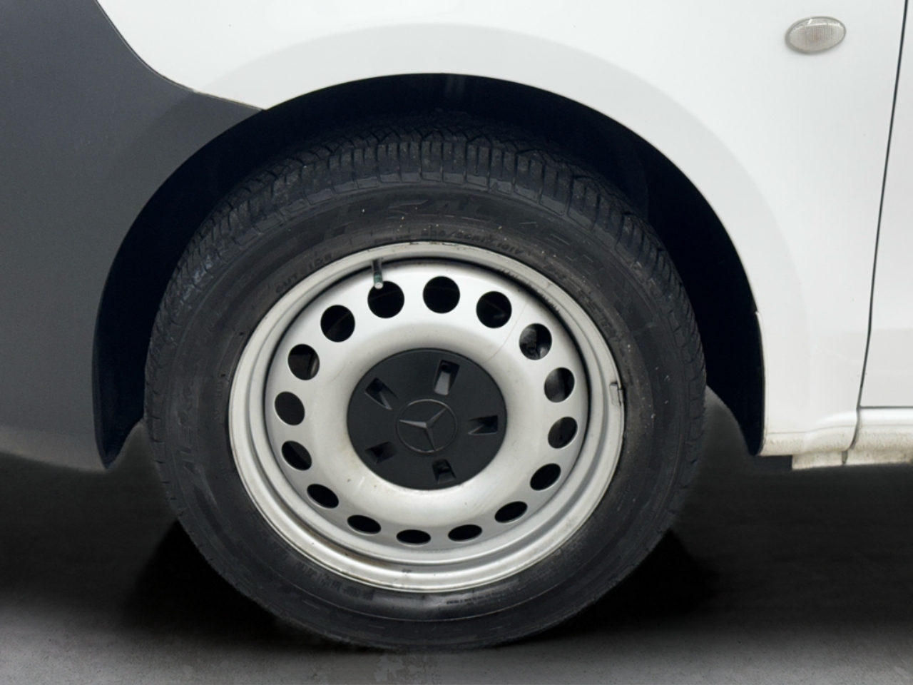 Mercedes-Benz Metris Cargo Van Standard Roof 126" Wheelbase 2017