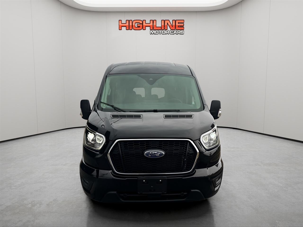 Ford Transit Passenger Wagon T-350 148" Med Roof XLT RWD 2023