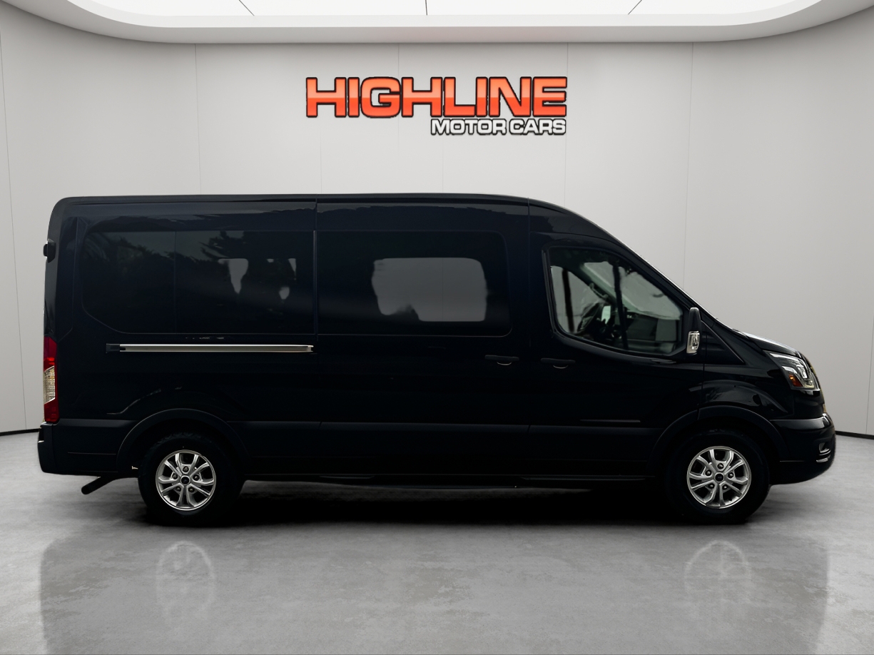 Ford Transit Passenger Wagon T-350 148" Med Roof XLT RWD 2023