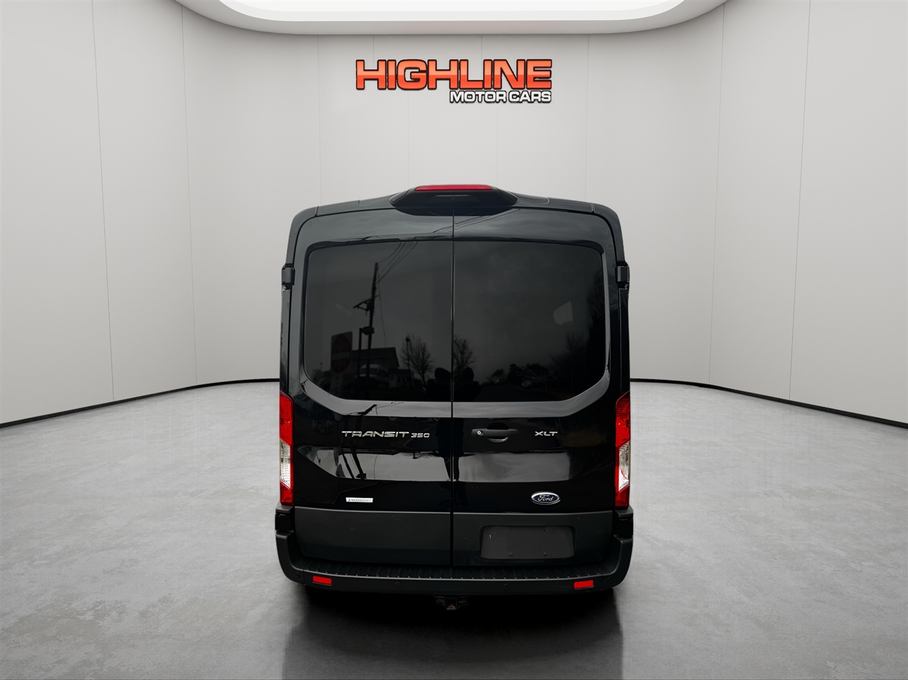 Ford Transit Passenger Wagon T-350 148" Med Roof XLT RWD 2023