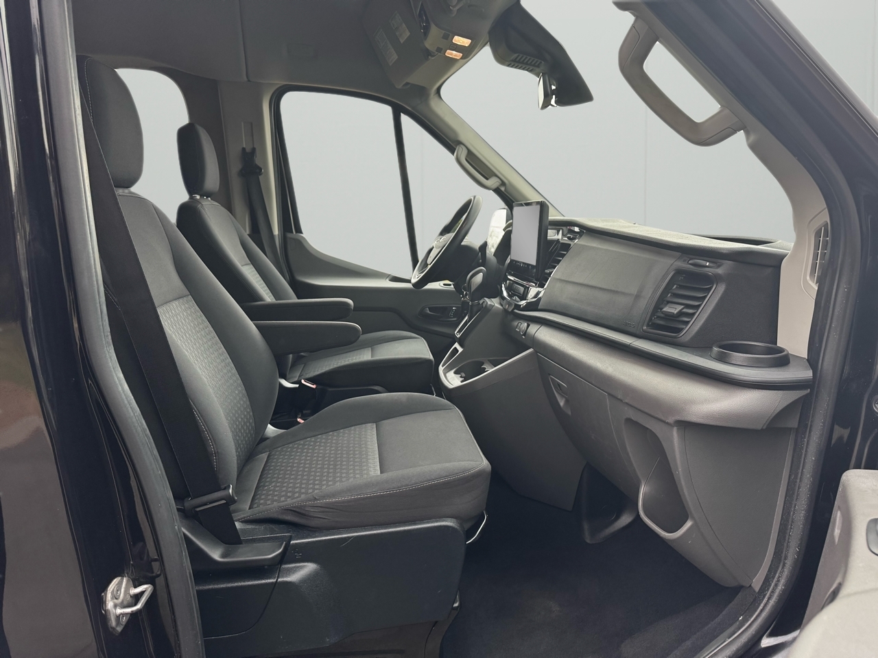 Ford Transit Passenger Wagon T-350 148" Med Roof XLT RWD 2023