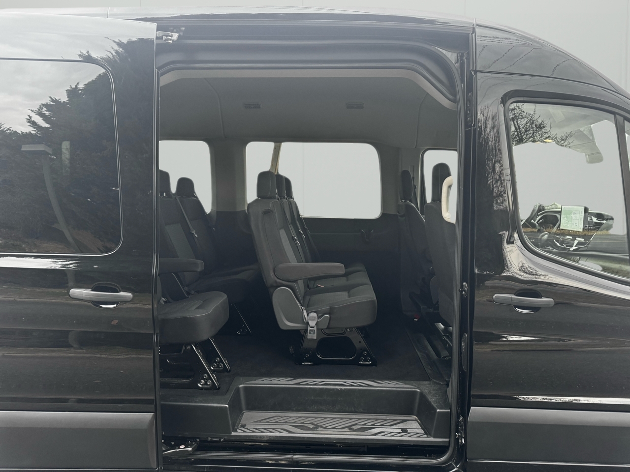 Ford Transit Passenger Wagon T-350 148" Med Roof XLT RWD 2023