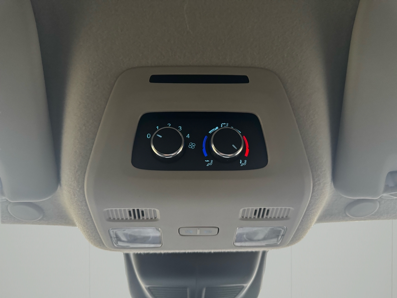 Ford Transit Passenger Wagon T-350 148" Med Roof XLT RWD 2023