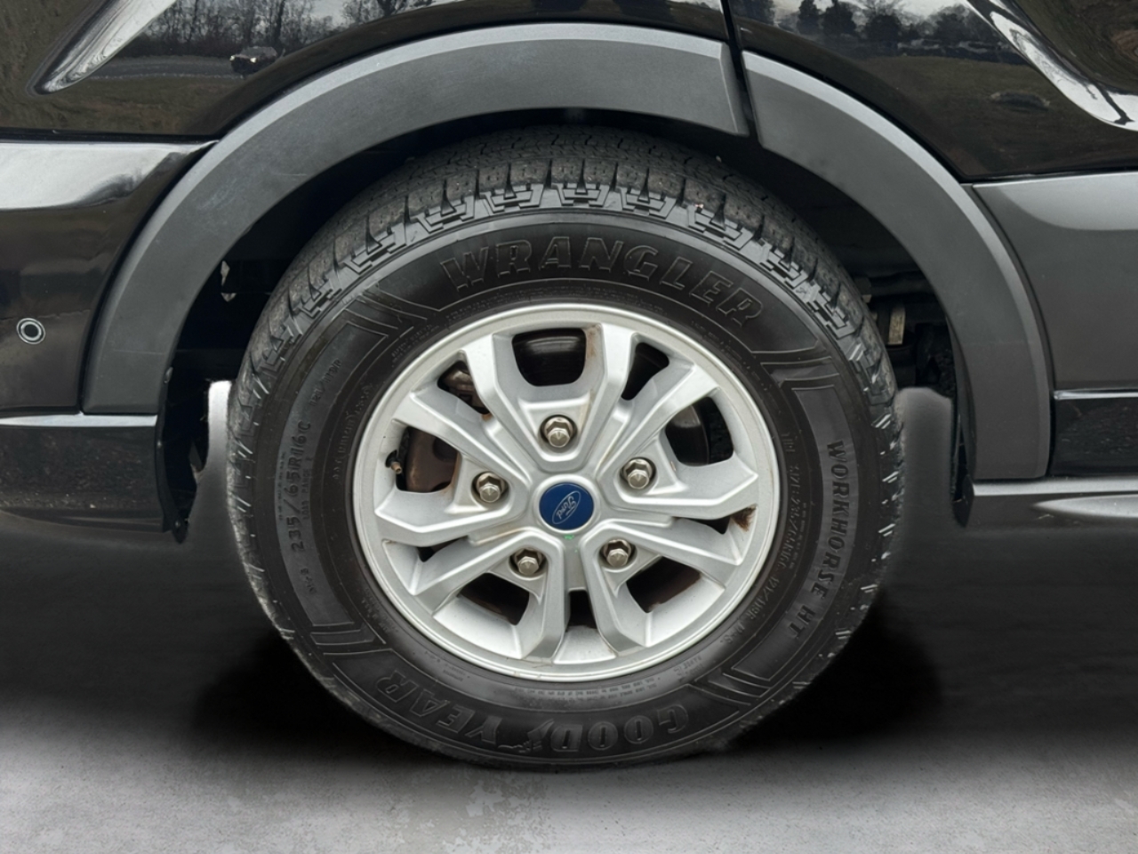 Ford Transit Passenger Wagon T-350 148" Med Roof XLT RWD 2023