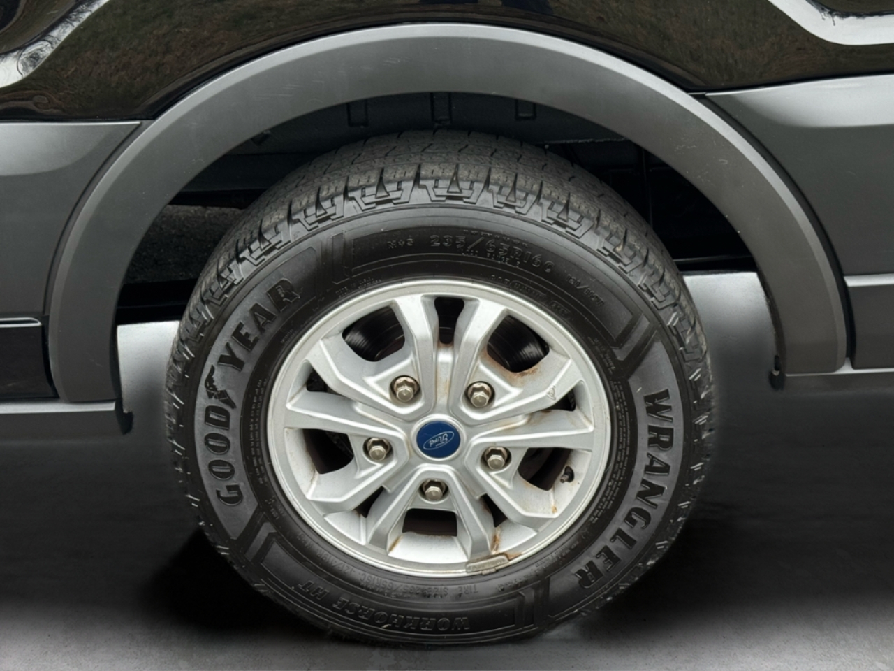 Ford Transit Passenger Wagon T-350 148" Med Roof XLT RWD 2023